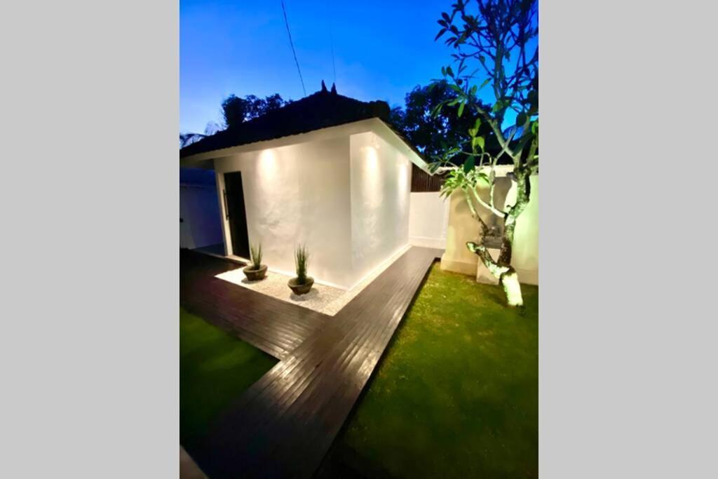 Villa Lola Seminyak Exteriör bild